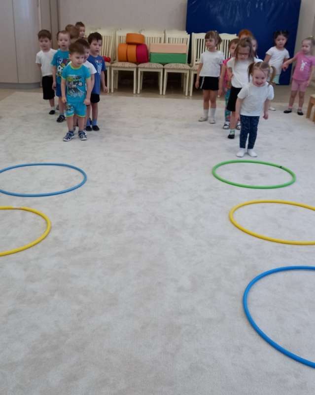 А ну-ка, мальчики, а ну-ка, девочки!