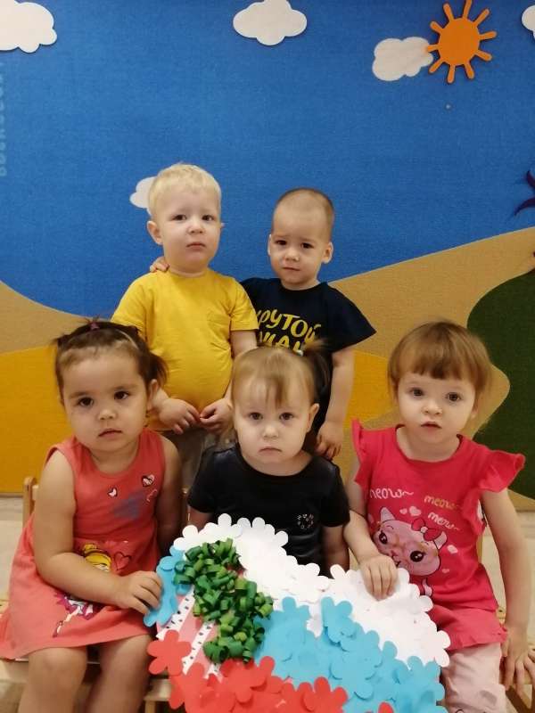 Мы дружбою своей сильны и Родиной своей горды!