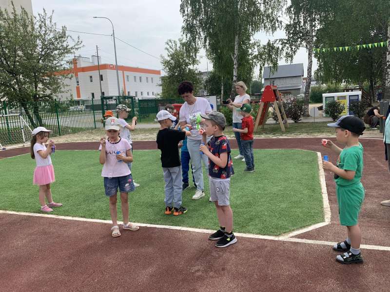 "Счастливое детство"