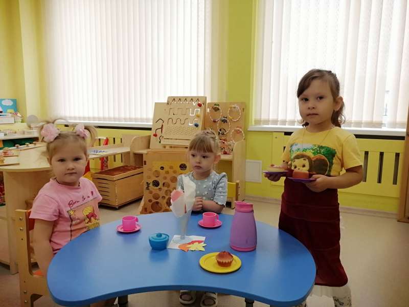Играем  и развиваемся