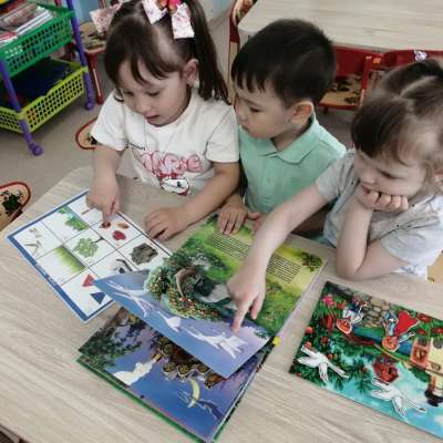 С детства с книжками мы дружим!